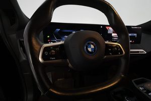 BMW iX bild 15