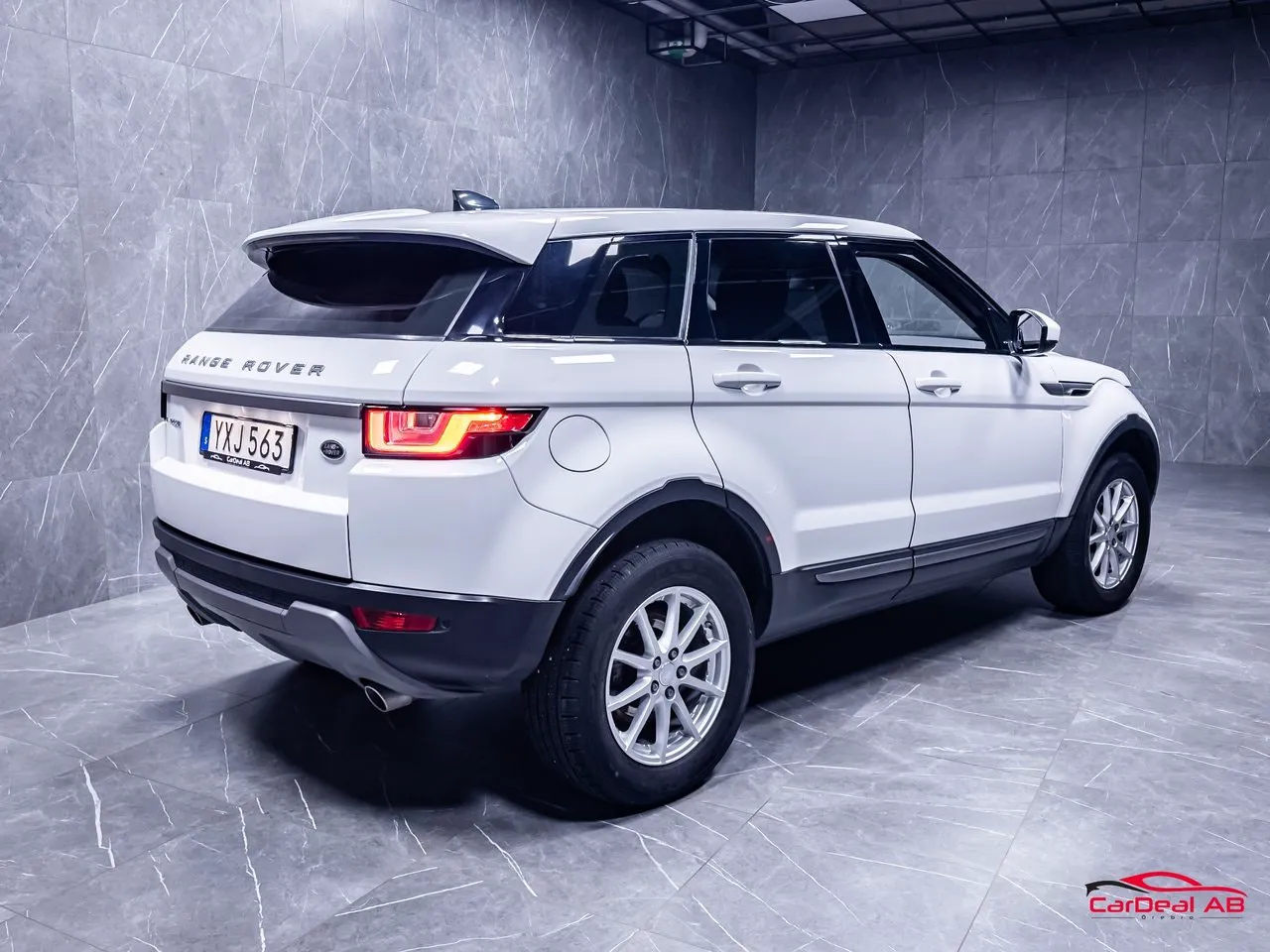 Vehicle image 6