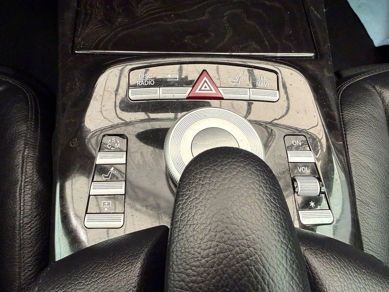 Vehicle image 25