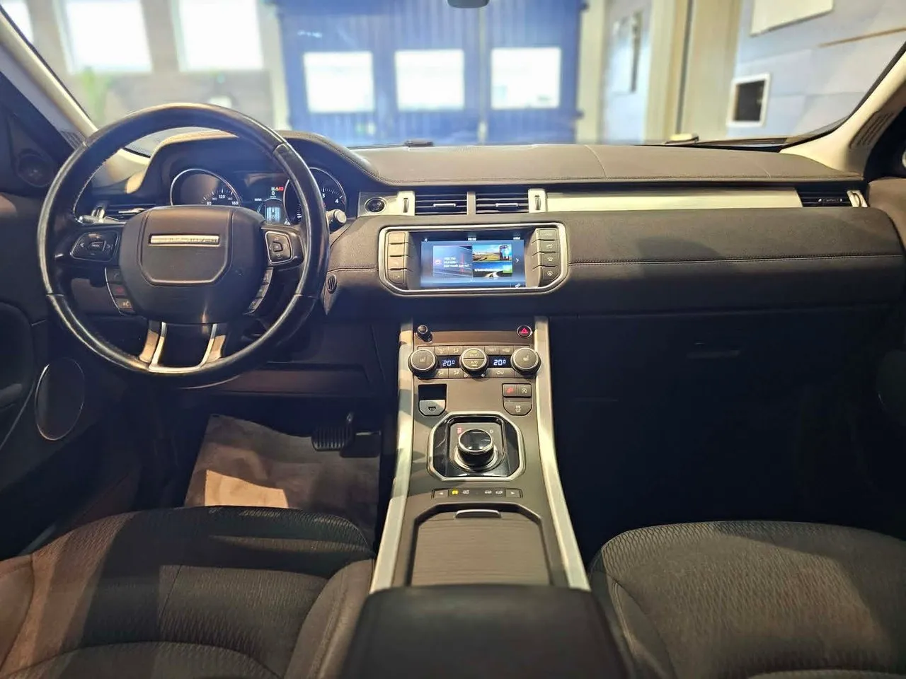 Vehicle image 11