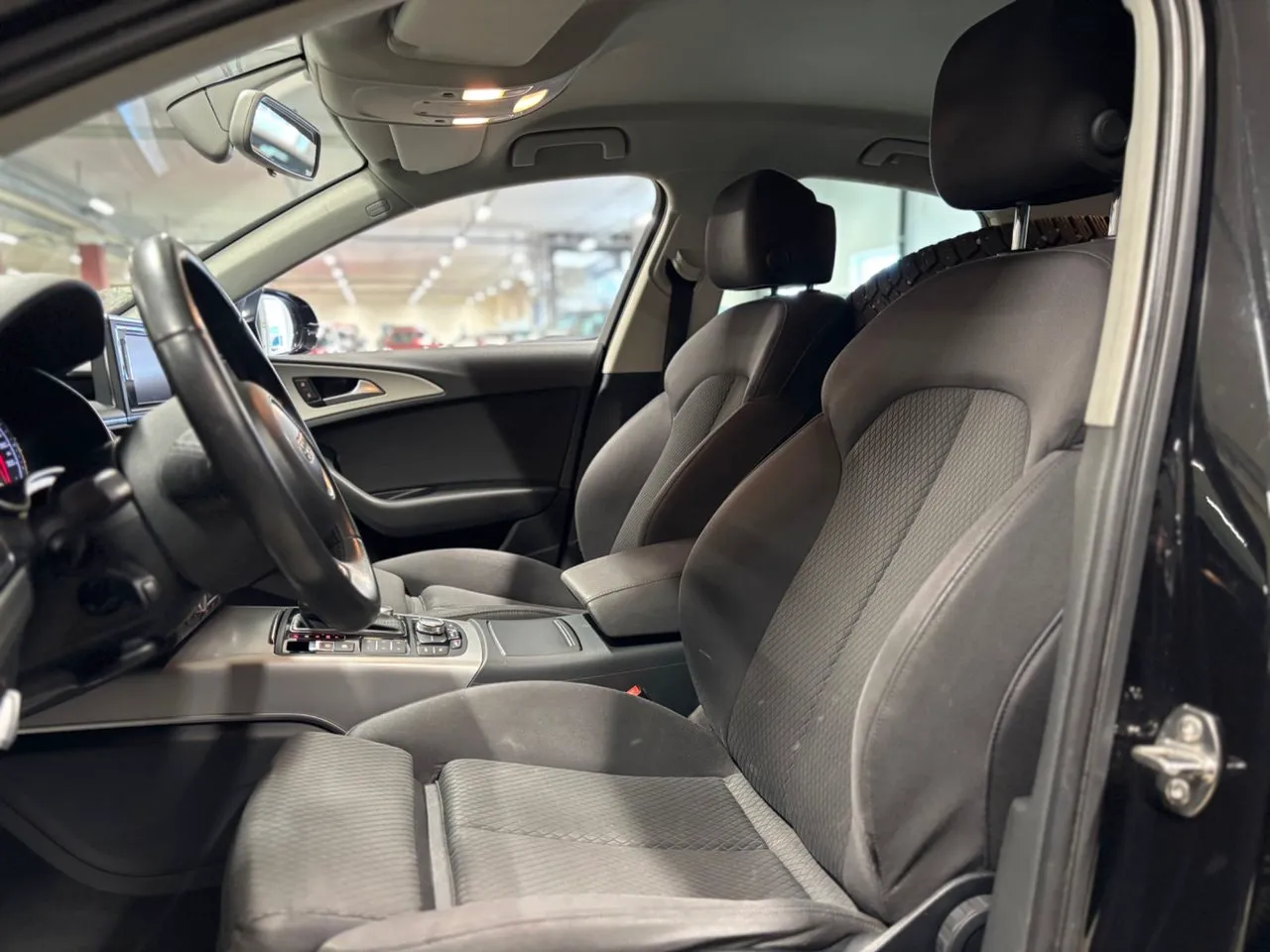 Vehicle image 14
