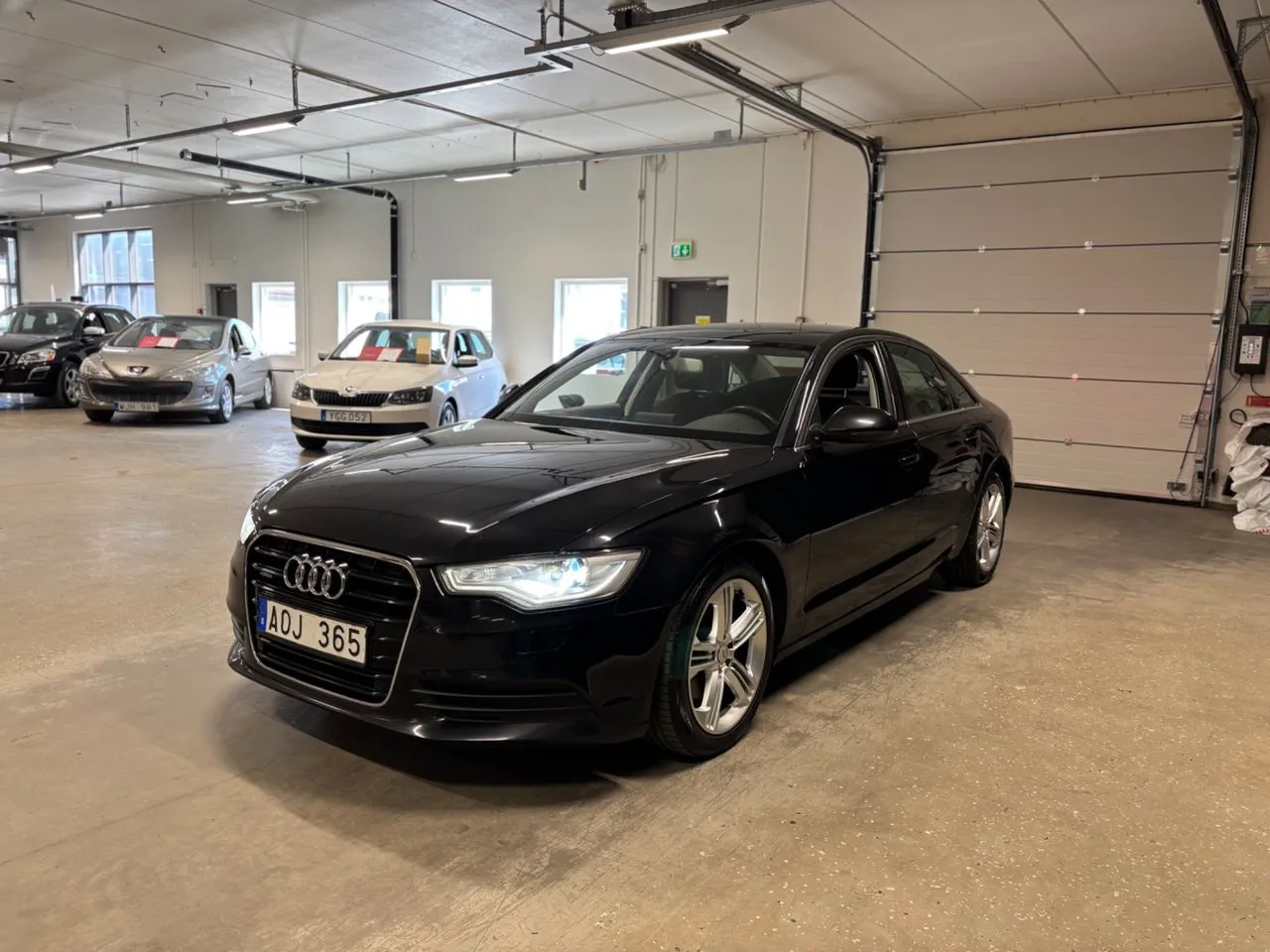 Vehicle image 5