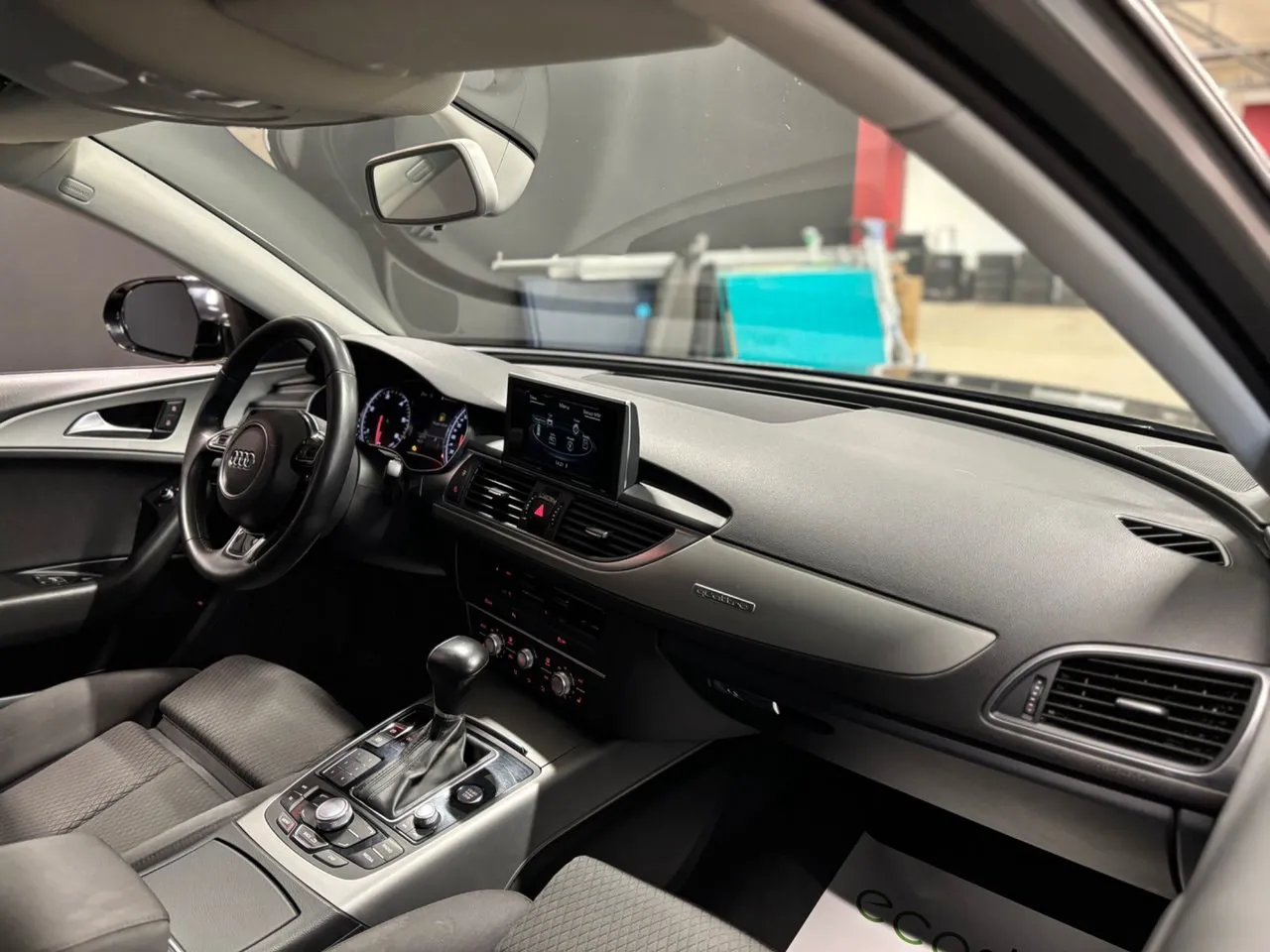 Vehicle image 15