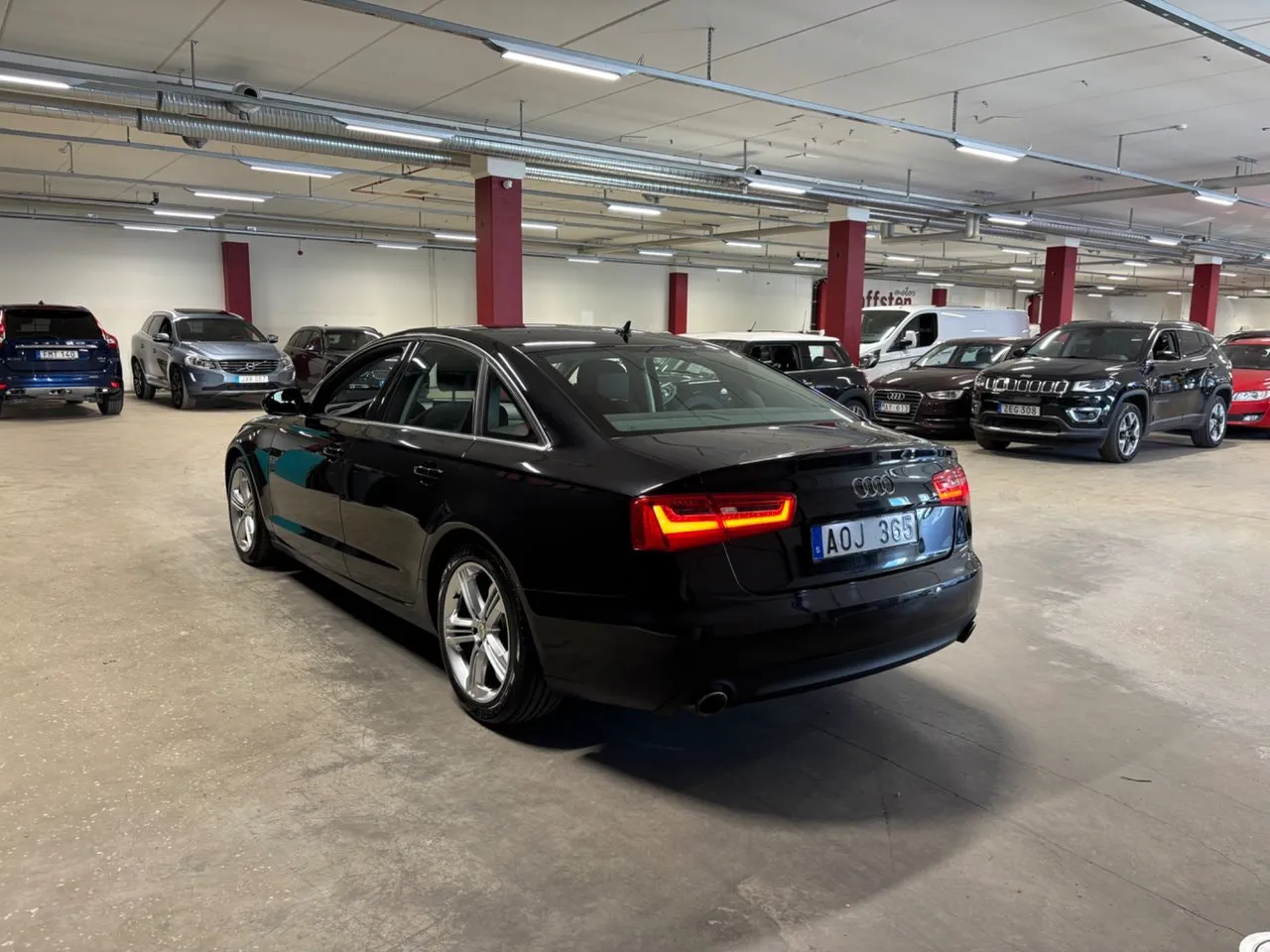 Vehicle image 4