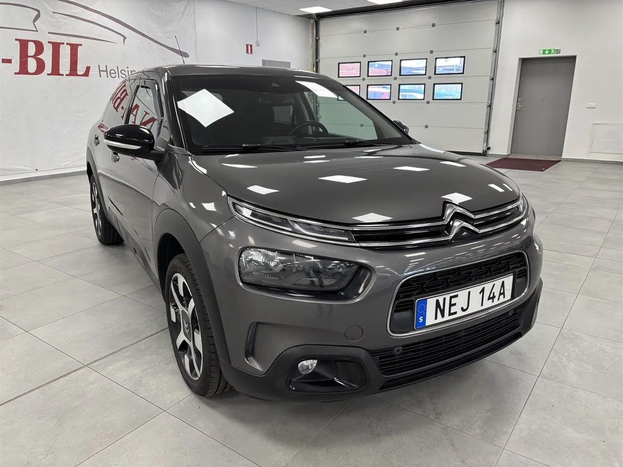Vehicle image 1