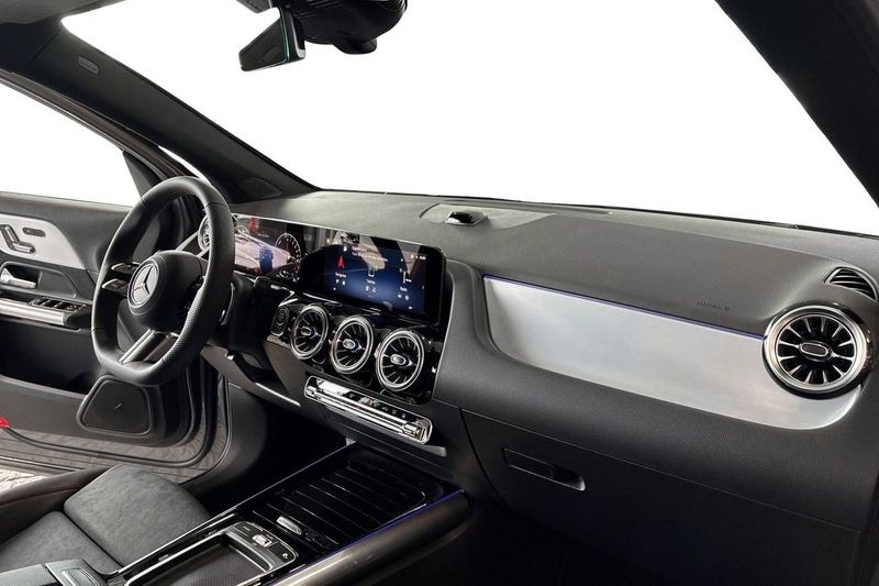 Mercedes GLA250 bild 9