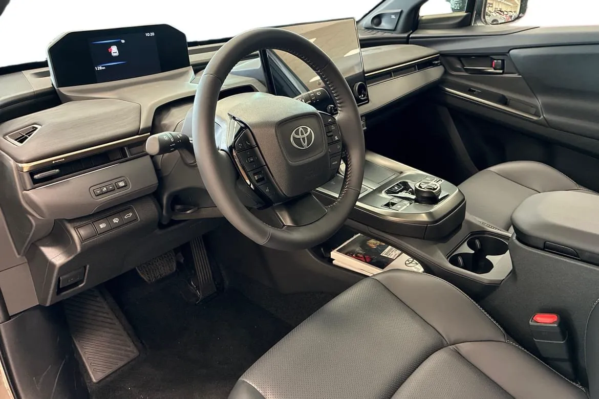 Vehicle image 11