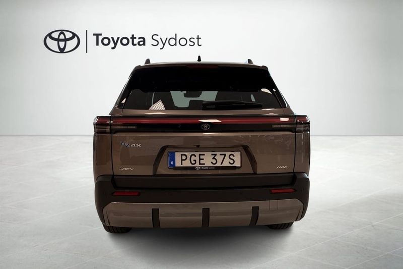 Toyota bZ4X Touring bild 4