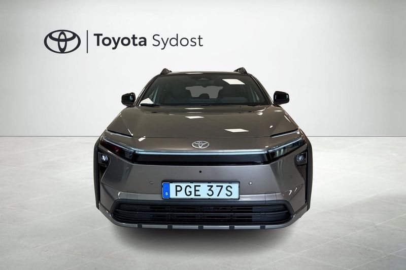 Toyota bZ4X Touring bild 5