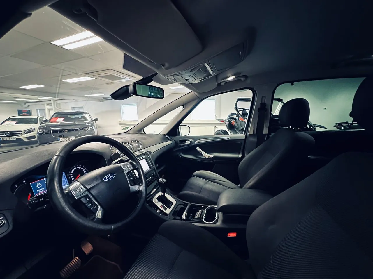 Vehicle image 9