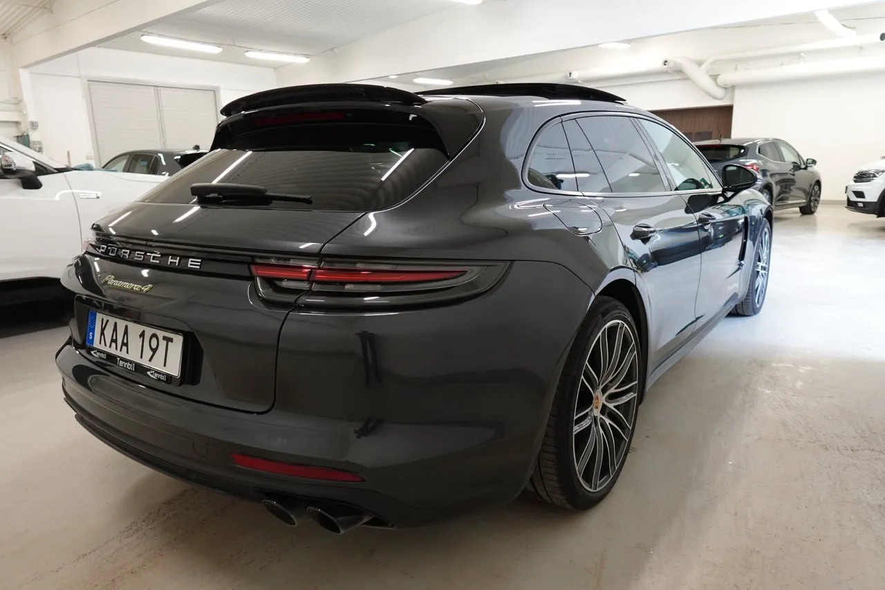 Vehicle image 24