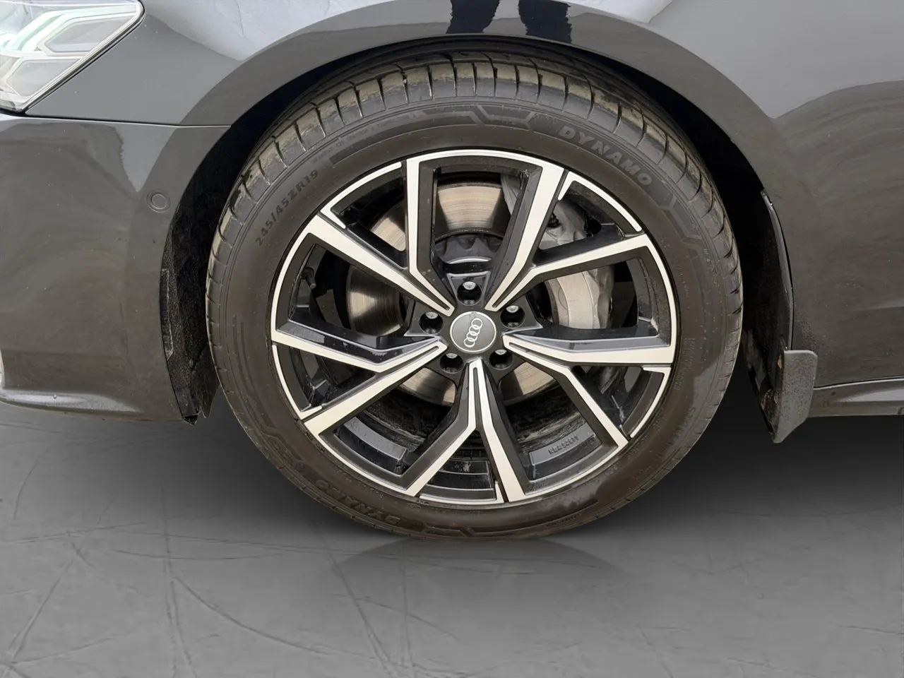 Vehicle image 35