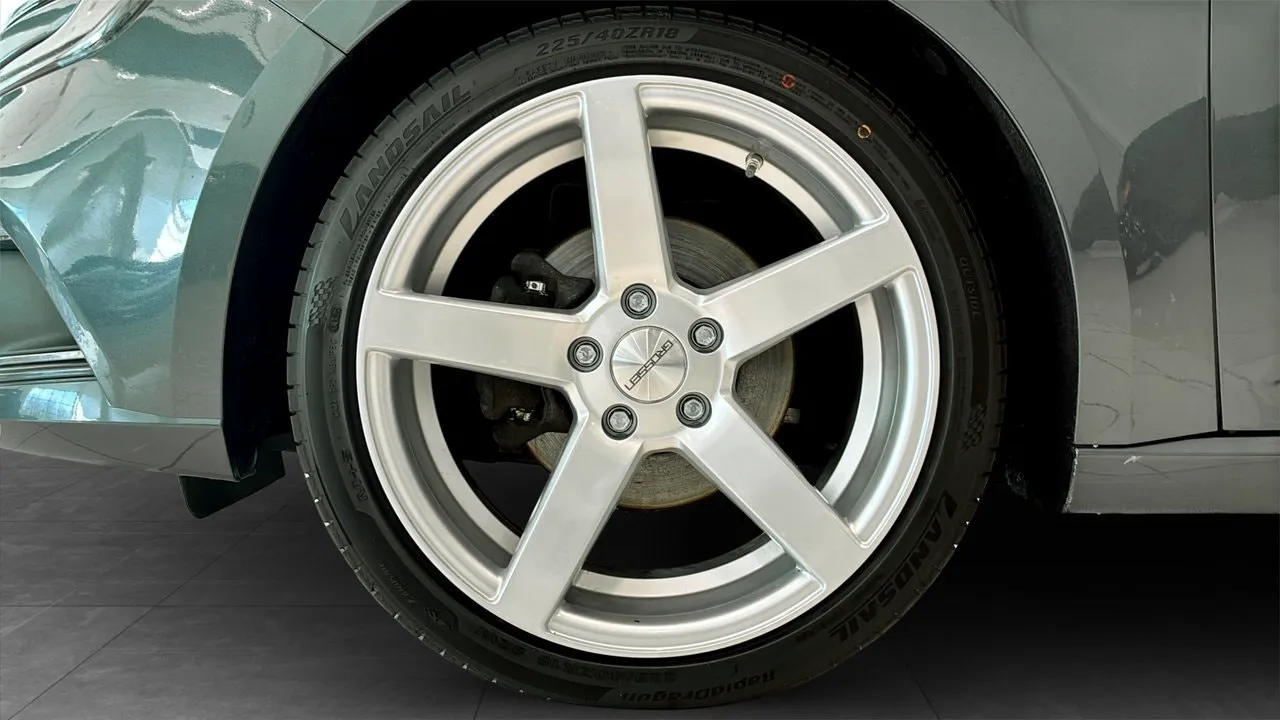 Vehicle image 8