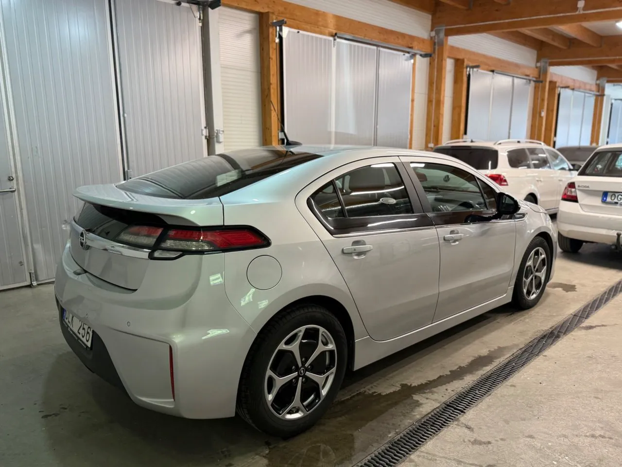 Vehicle image 17