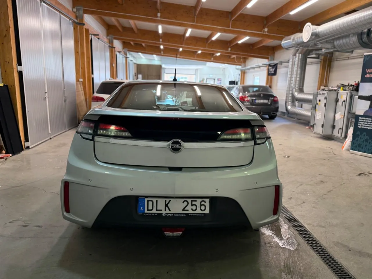 Vehicle image 18