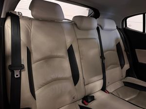 Mazda 3 bild 8