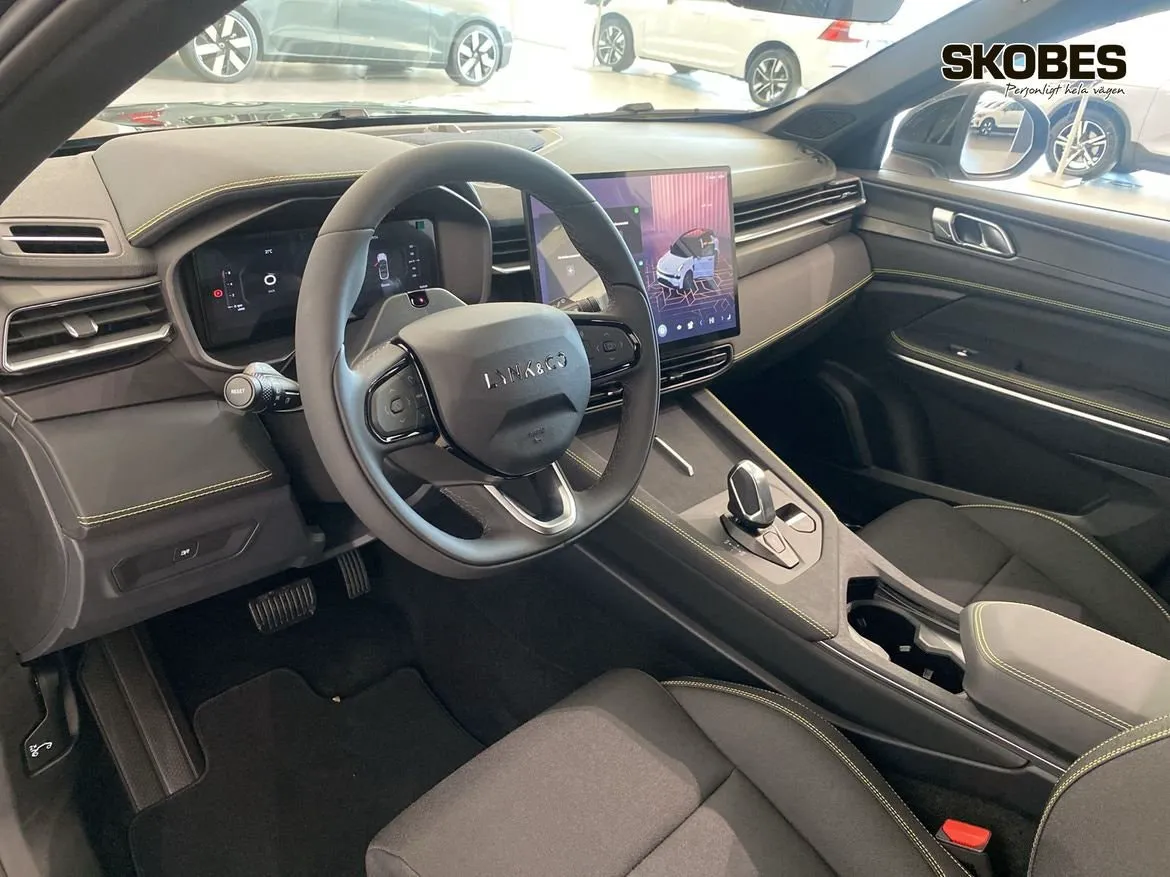Vehicle image 17