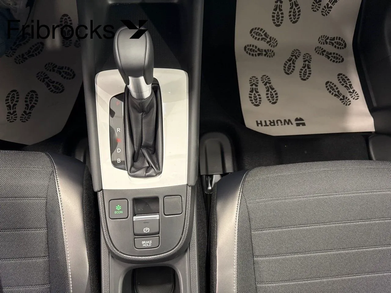Vehicle image 14
