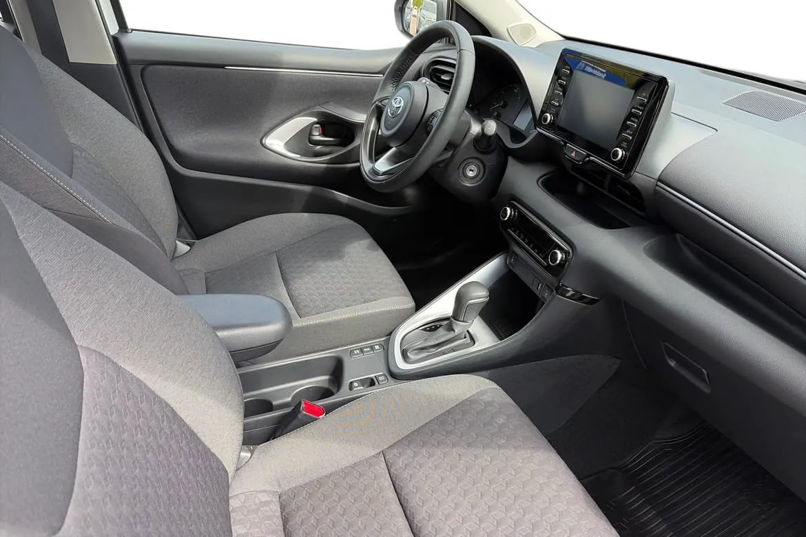 Vehicle image 7