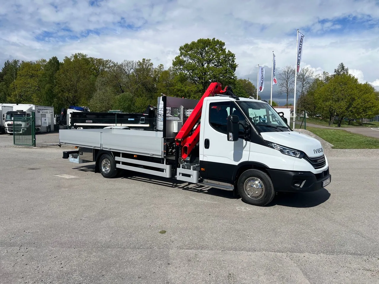 Vehicle image 9