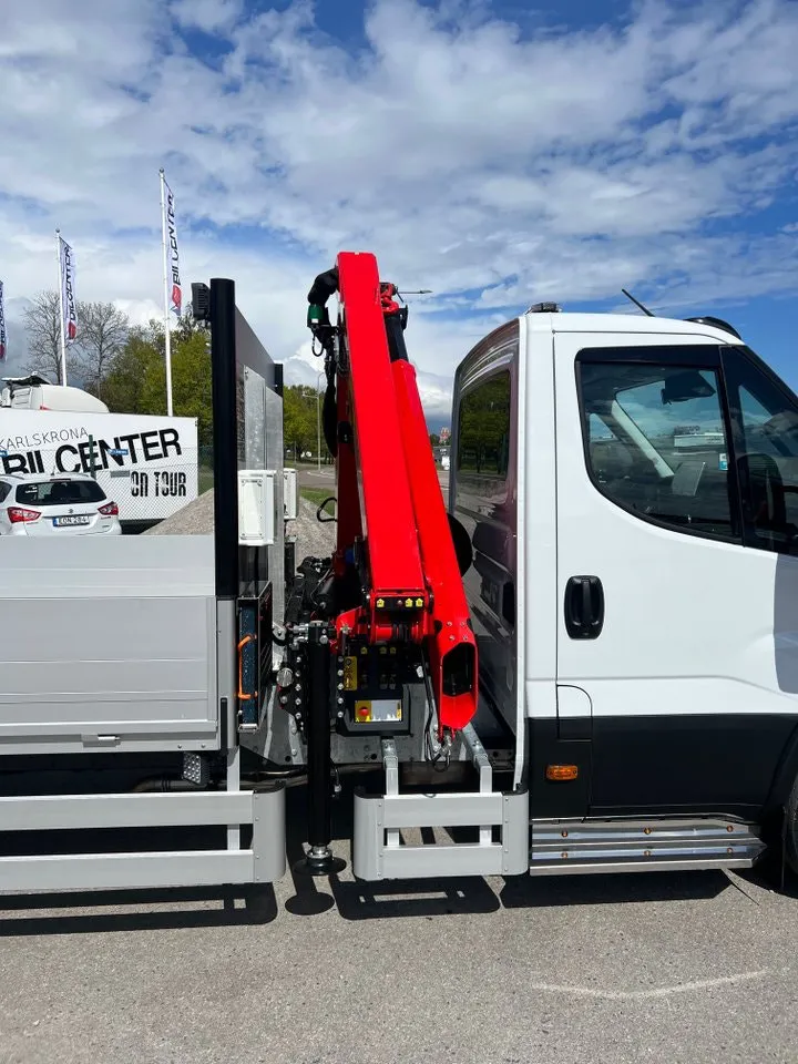 Vehicle image 36