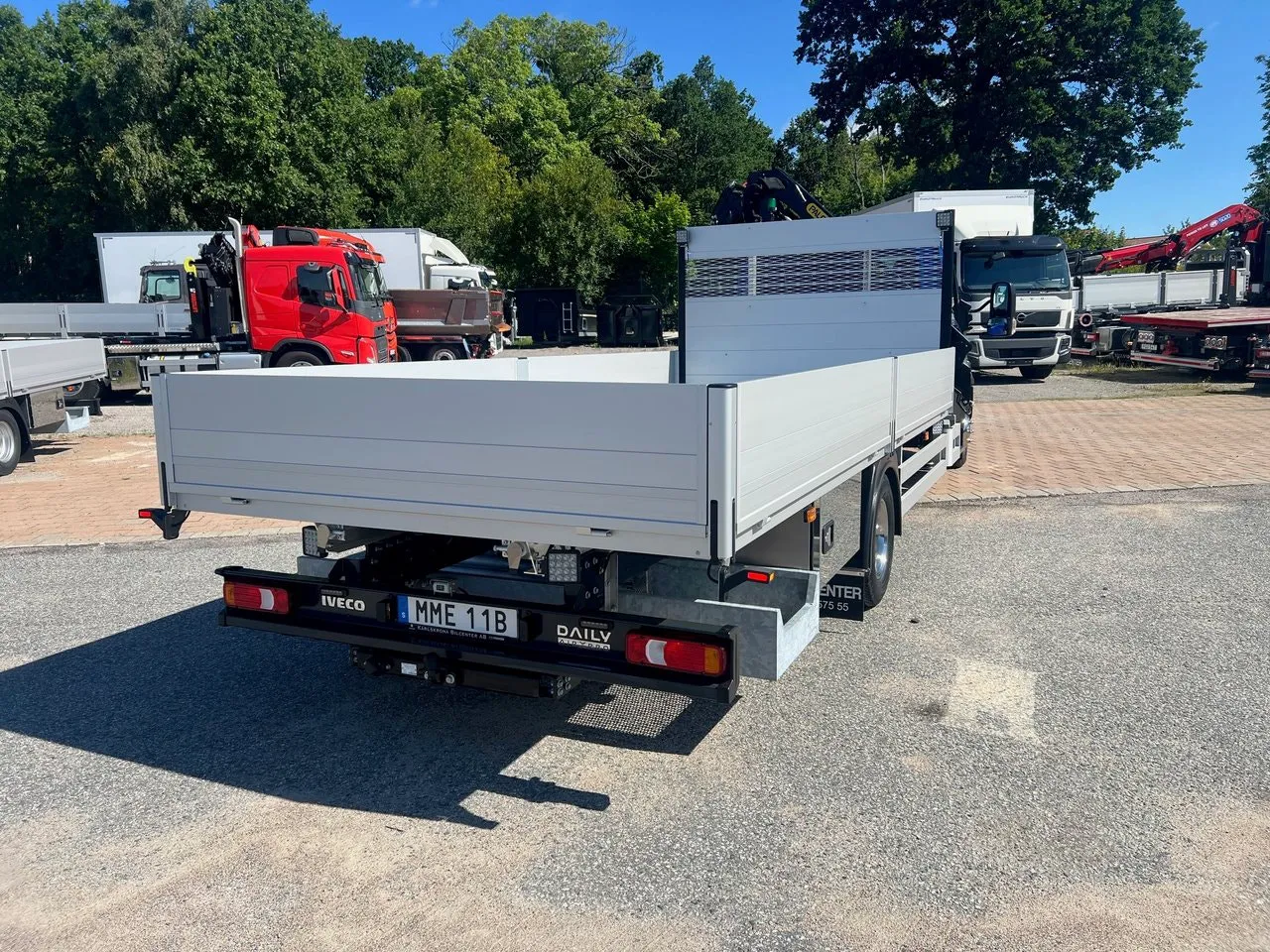 Vehicle image 14
