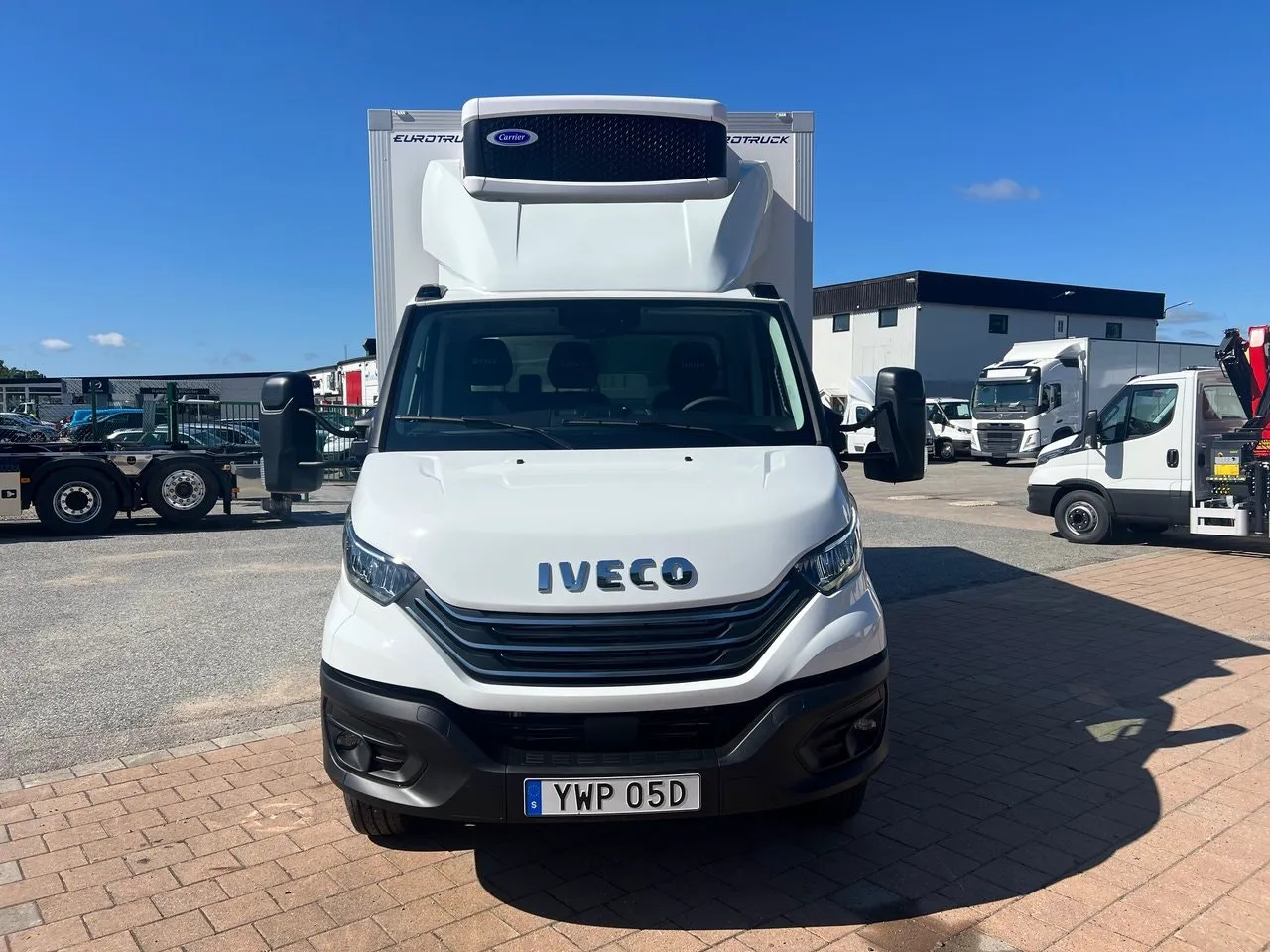 Vehicle image 32