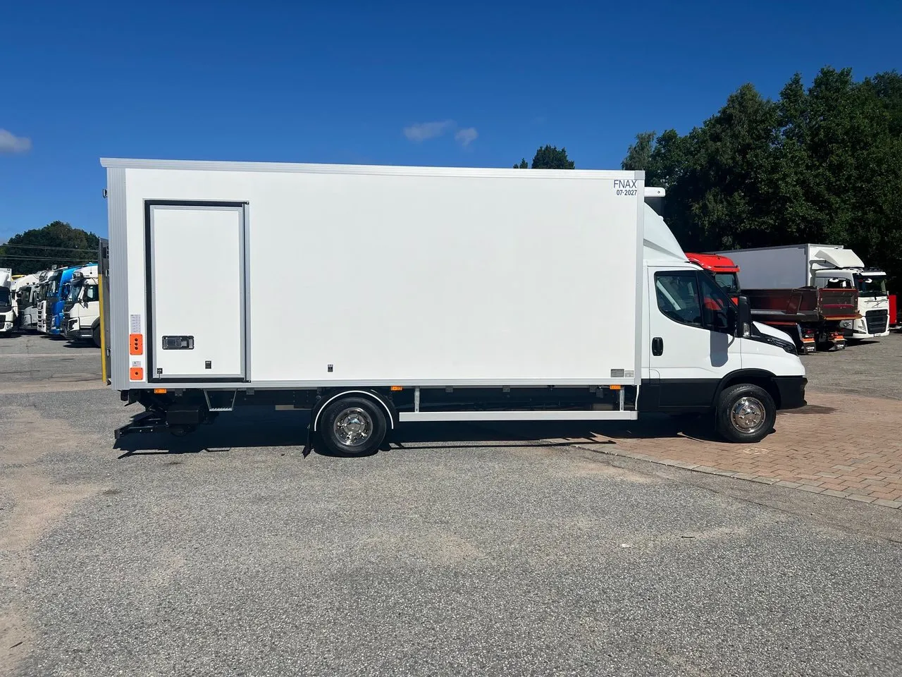 Vehicle image 11