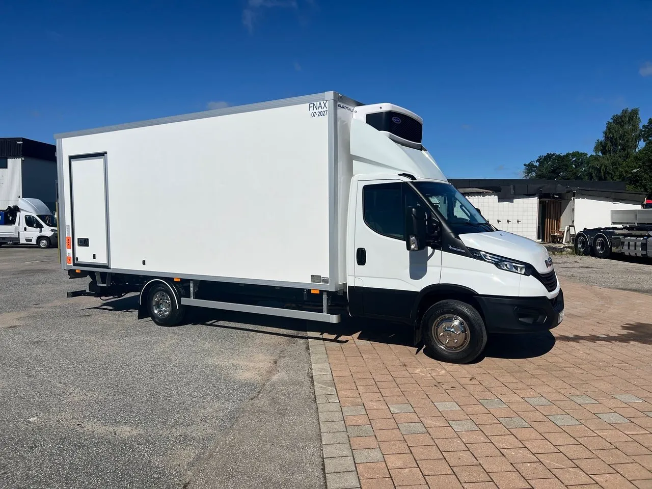 Vehicle image 8