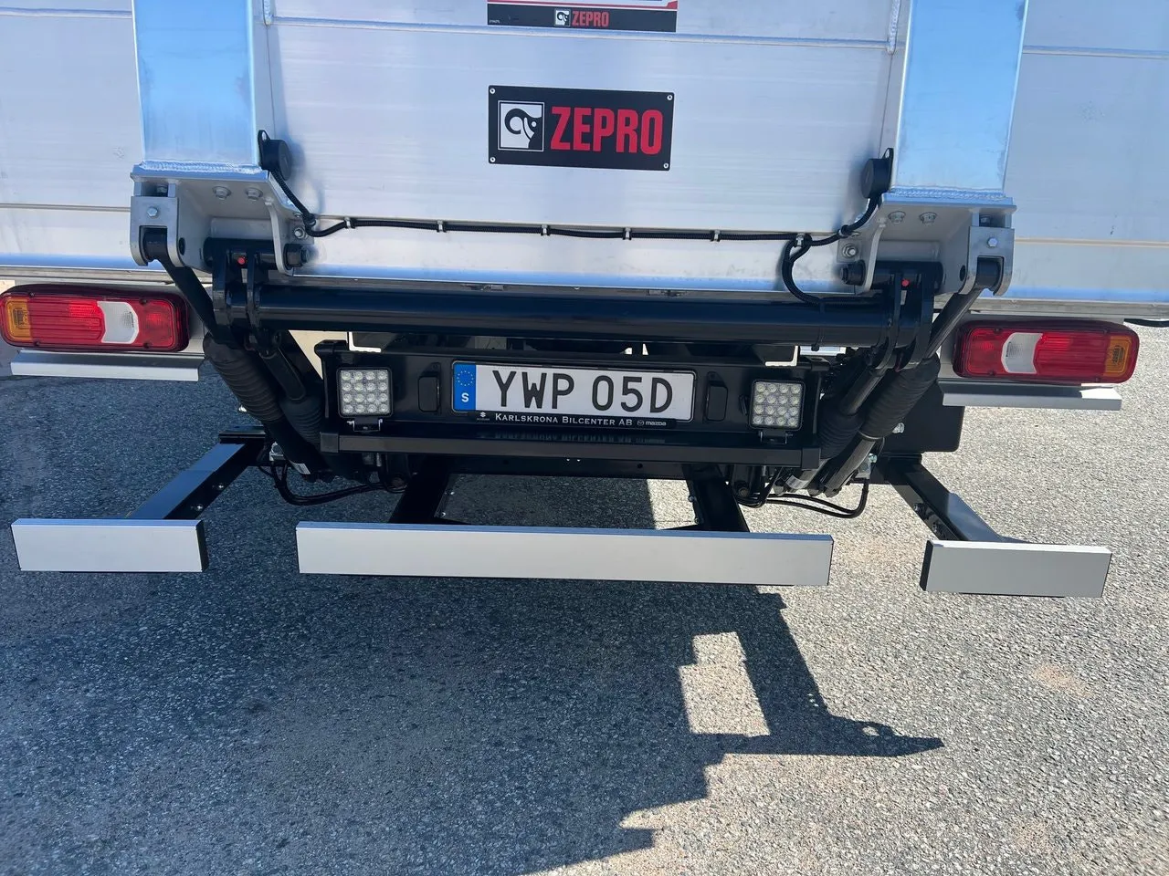 Vehicle image 21