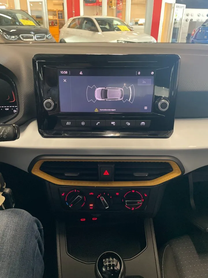 Vehicle image 20