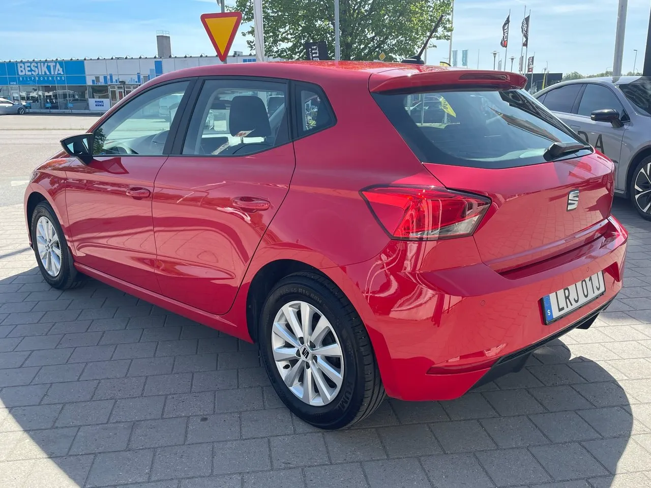 Vehicle image 5