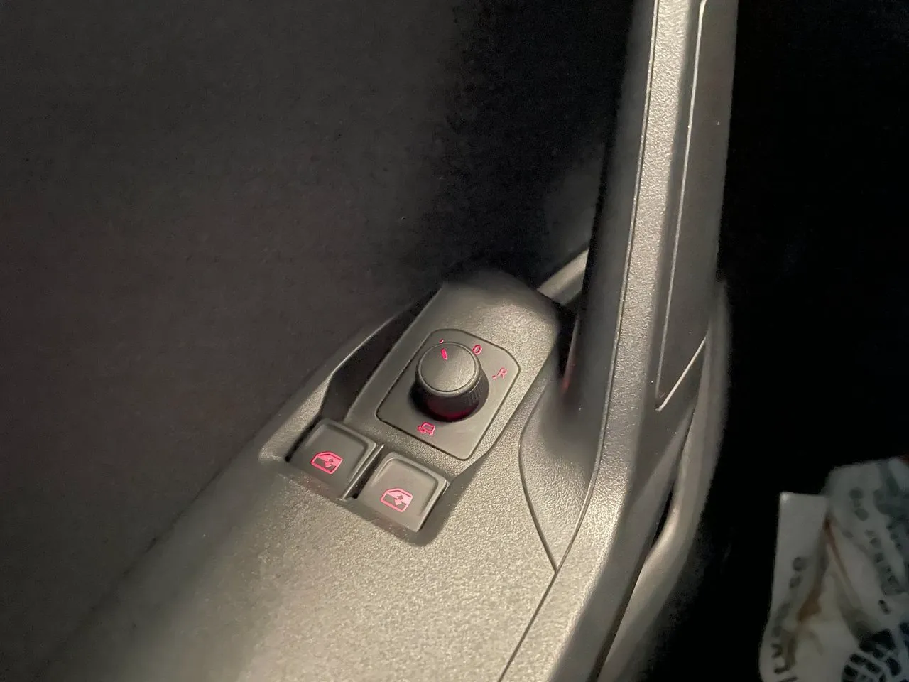Vehicle image 27
