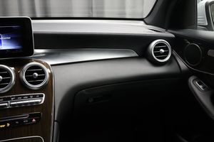Mercedes GLC220 bild 24