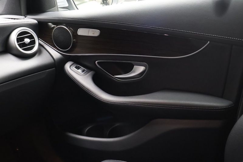 Mercedes GLC220 bild 25