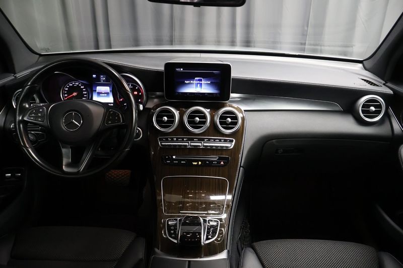 Mercedes GLC220 bild 16