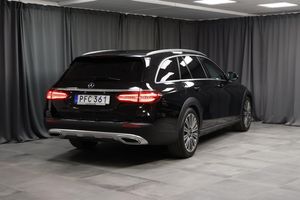 Mercedes E220 bild 2
