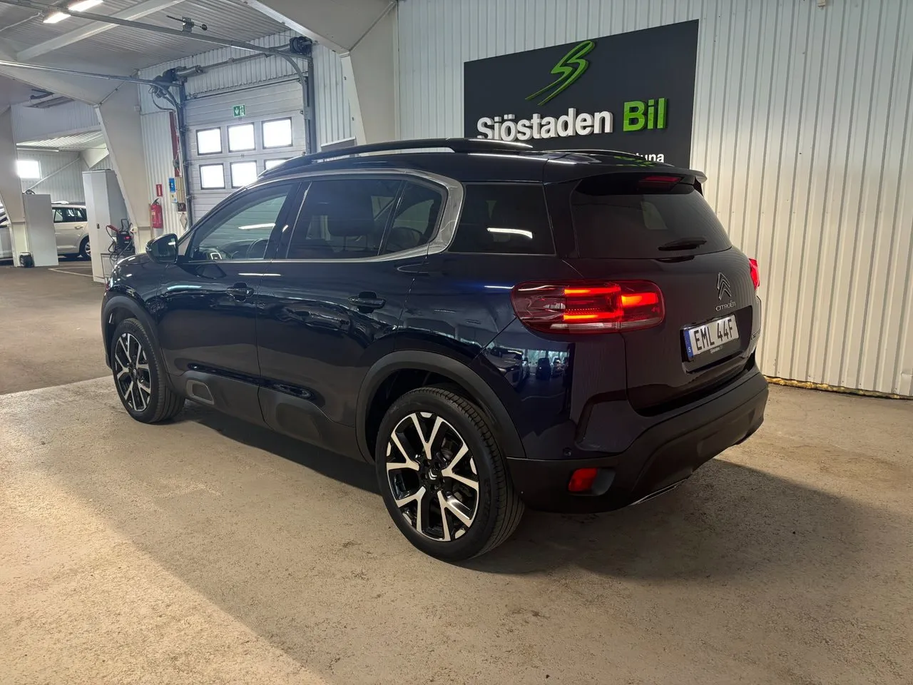 Vehicle image 2