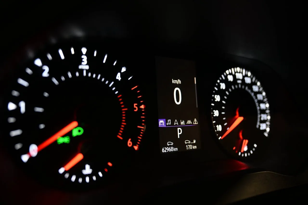Vehicle image 14