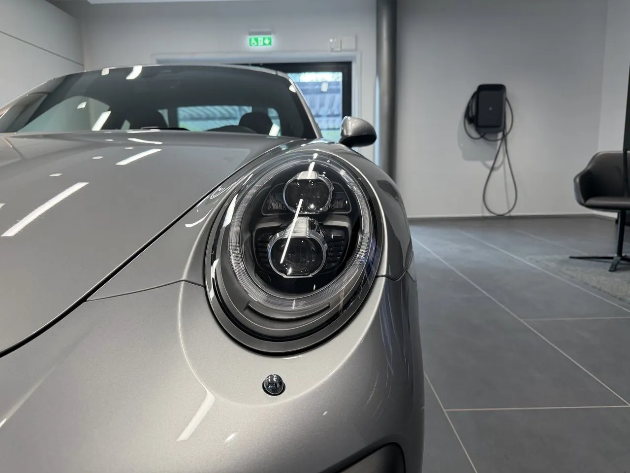 Vehicle image 18