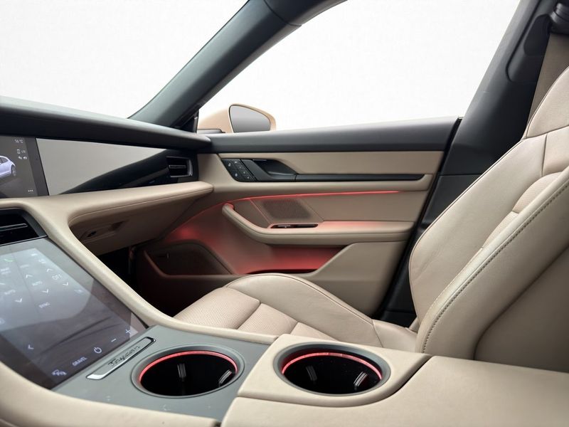 Porsche Taycan bild 28