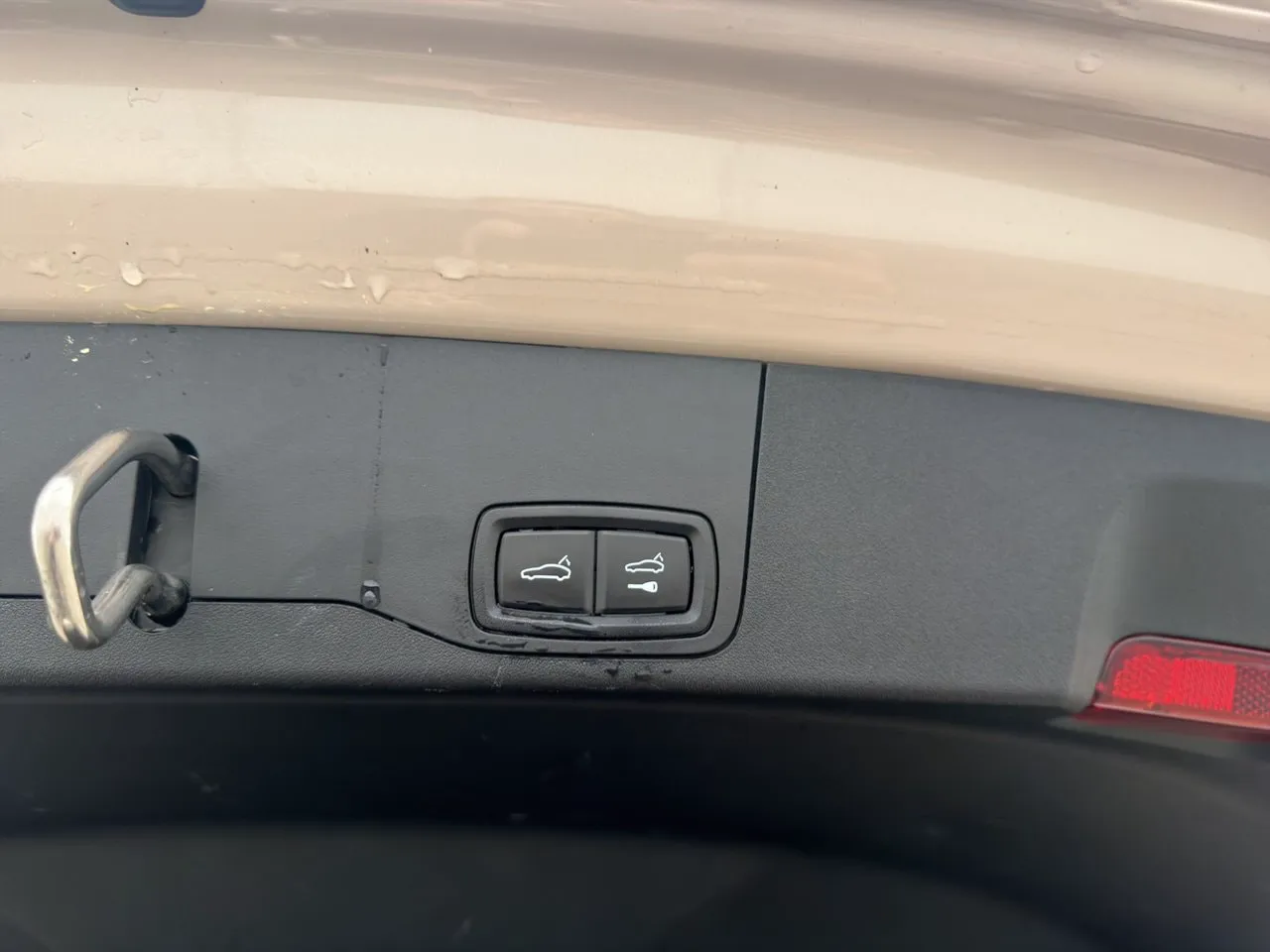 Vehicle image 28