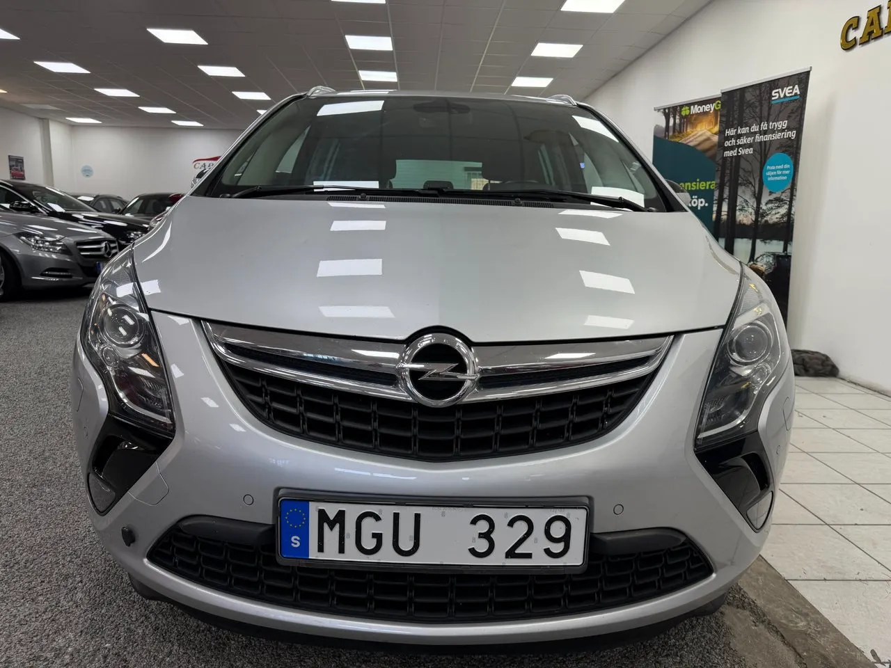 Vehicle image 18