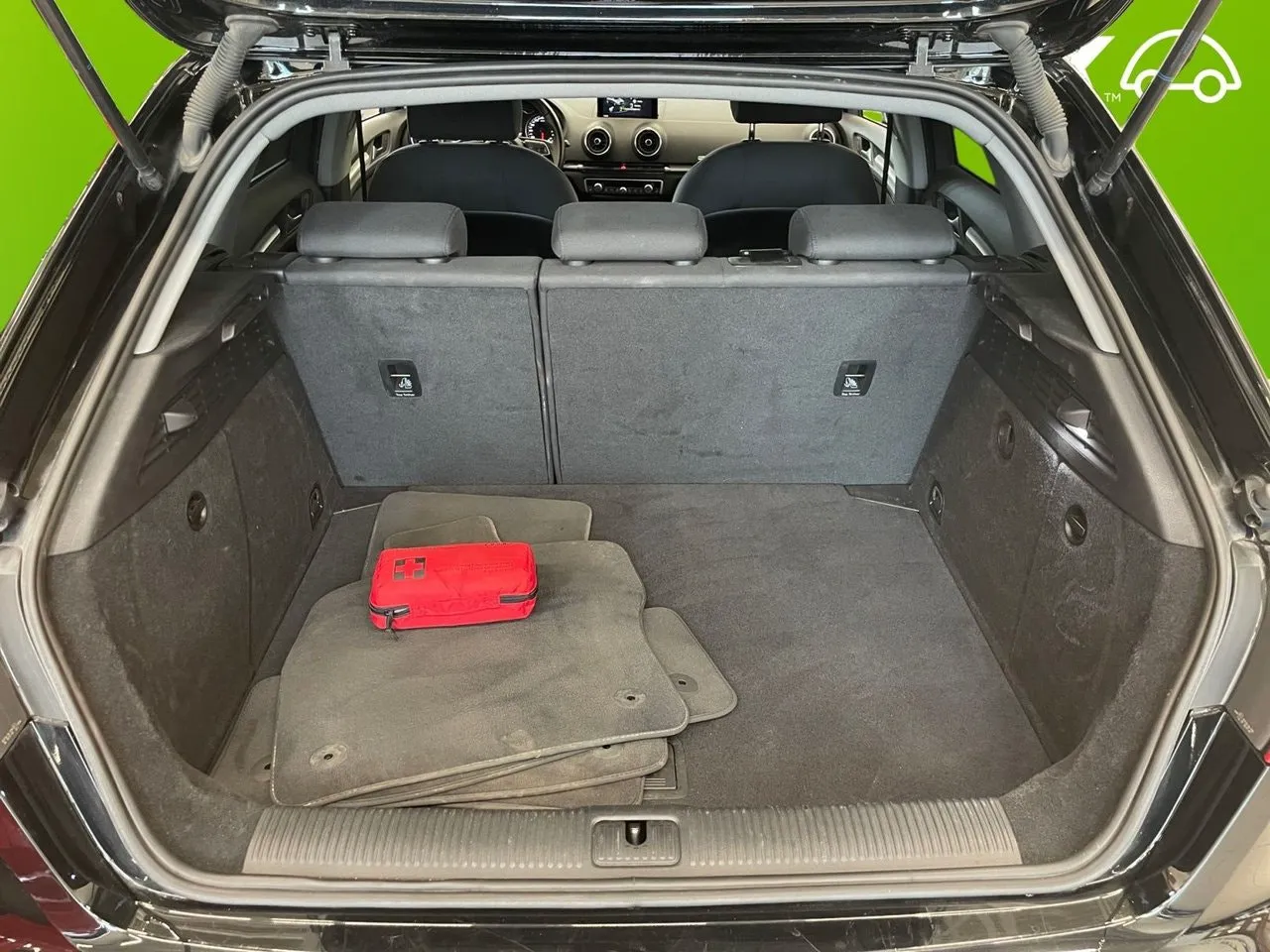 Vehicle image 15