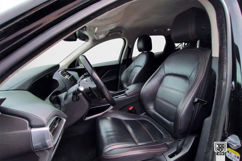Jaguar F-Pace bild 10