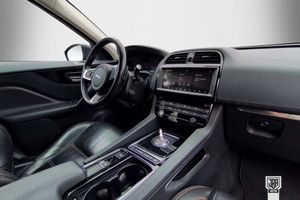 Jaguar F-Pace bild 13