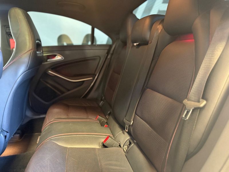 Mercedes CLA45 AMG bild 22