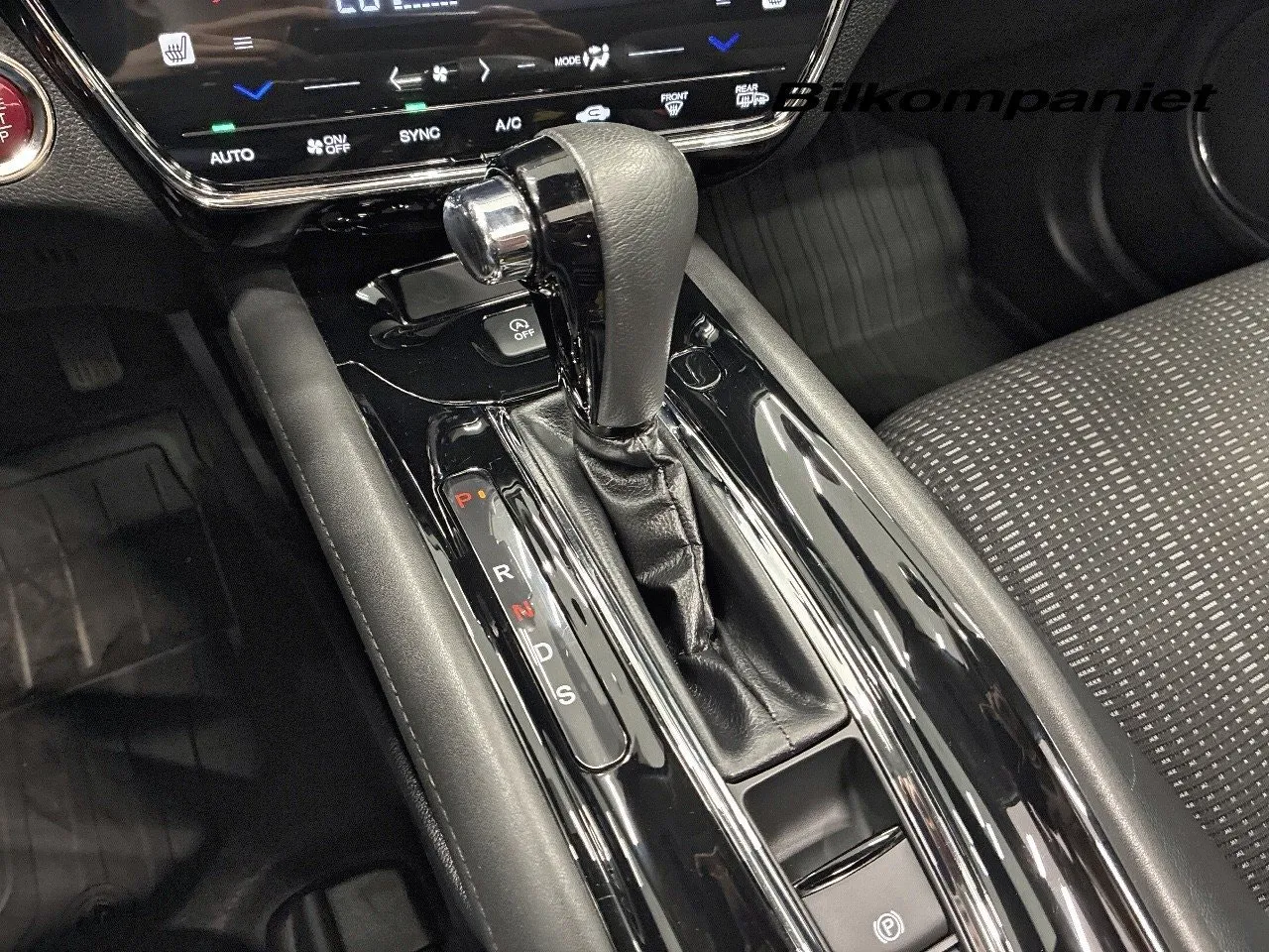Vehicle image 14