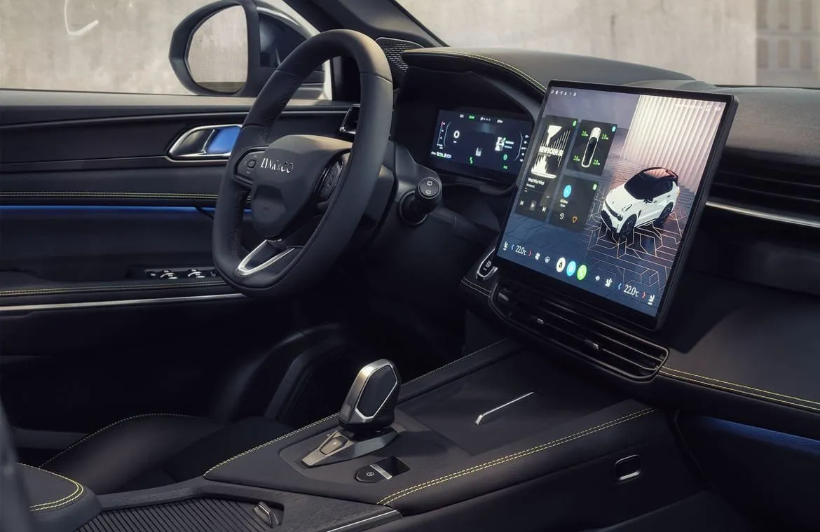 Vehicle image 4