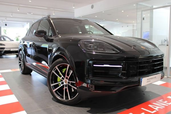 Porsche Cayenne E-HYBRID E-HYBRID - 2025